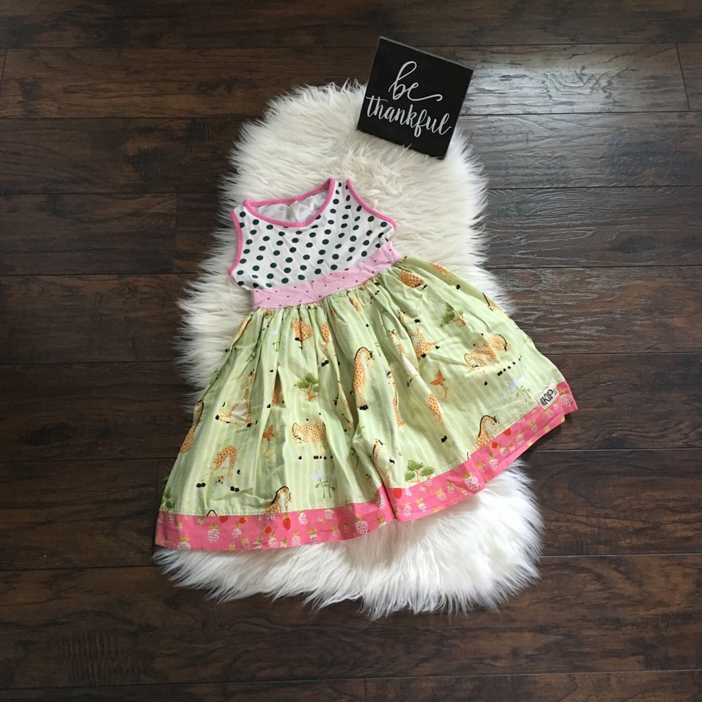 •K PEA• Size 6 Dress with Giraffes
